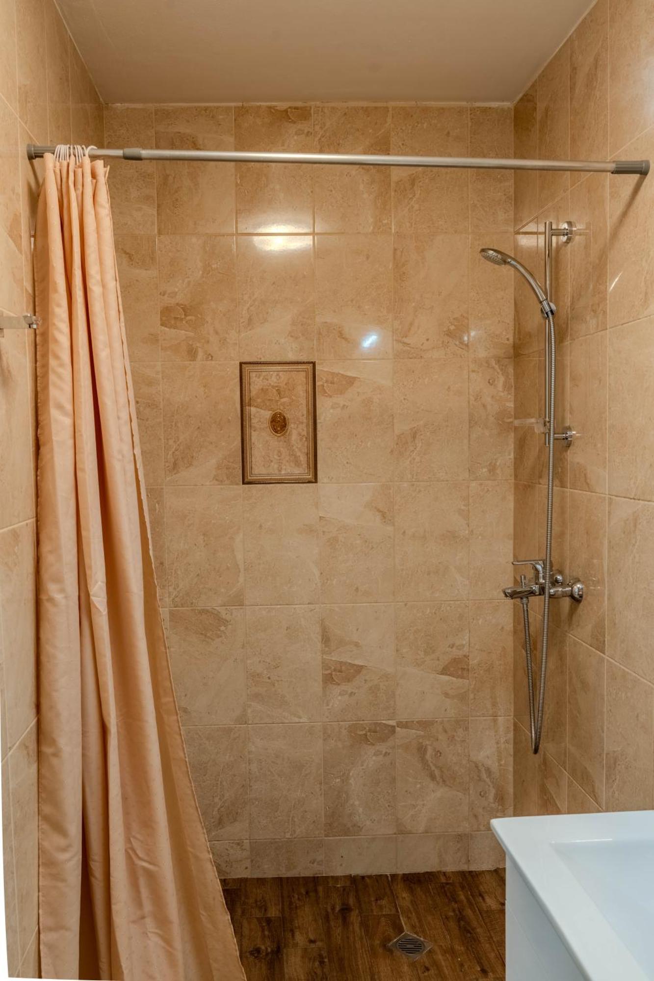 Apartment In Evargreen Complex With Terrace فارنا المظهر الخارجي الصورة
