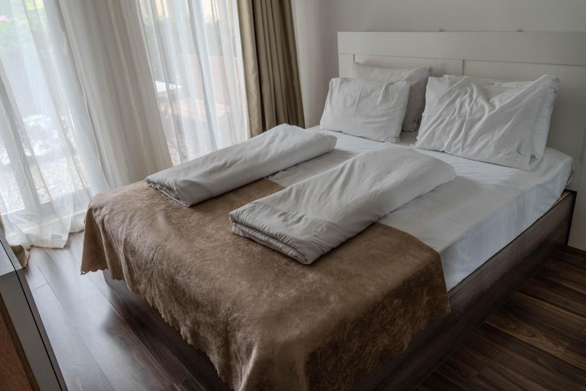 Apartment In Evargreen Complex With Terrace فارنا المظهر الخارجي الصورة